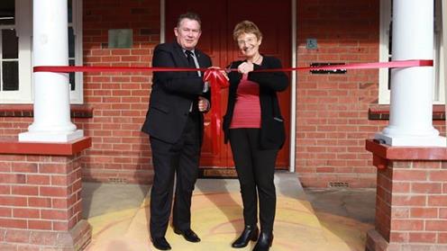 Palmerston North Mayor Grant Smith and UCOL Chief Executive Linda Sissons cut the ribbon to the open UCOL’s new Workhub facility
