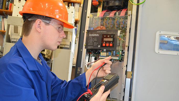 UCOL NZ Diploma in Engineering student