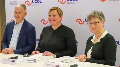 UCOL's ELT at the signing ceremony with Xi'an University