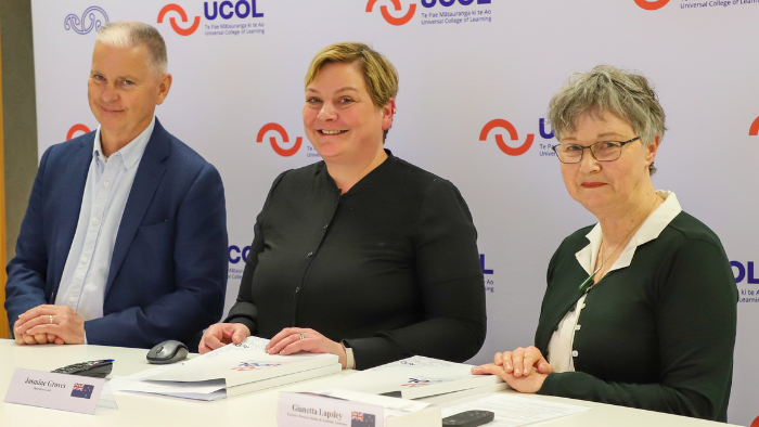 UCOL's ELT at the signing ceremony with Xi'an University